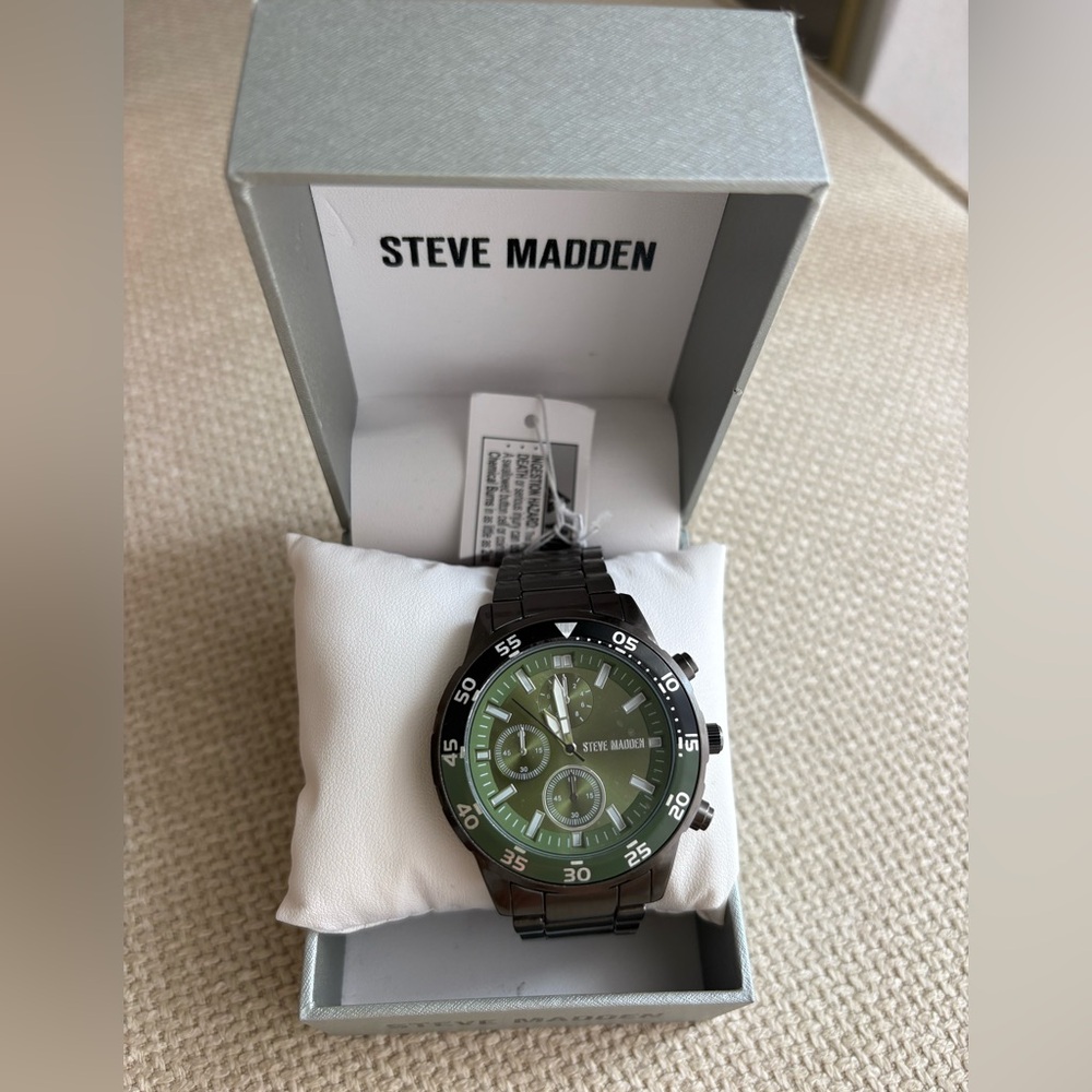 Steve Madden Green Dial Black Metal Chronograph Watch